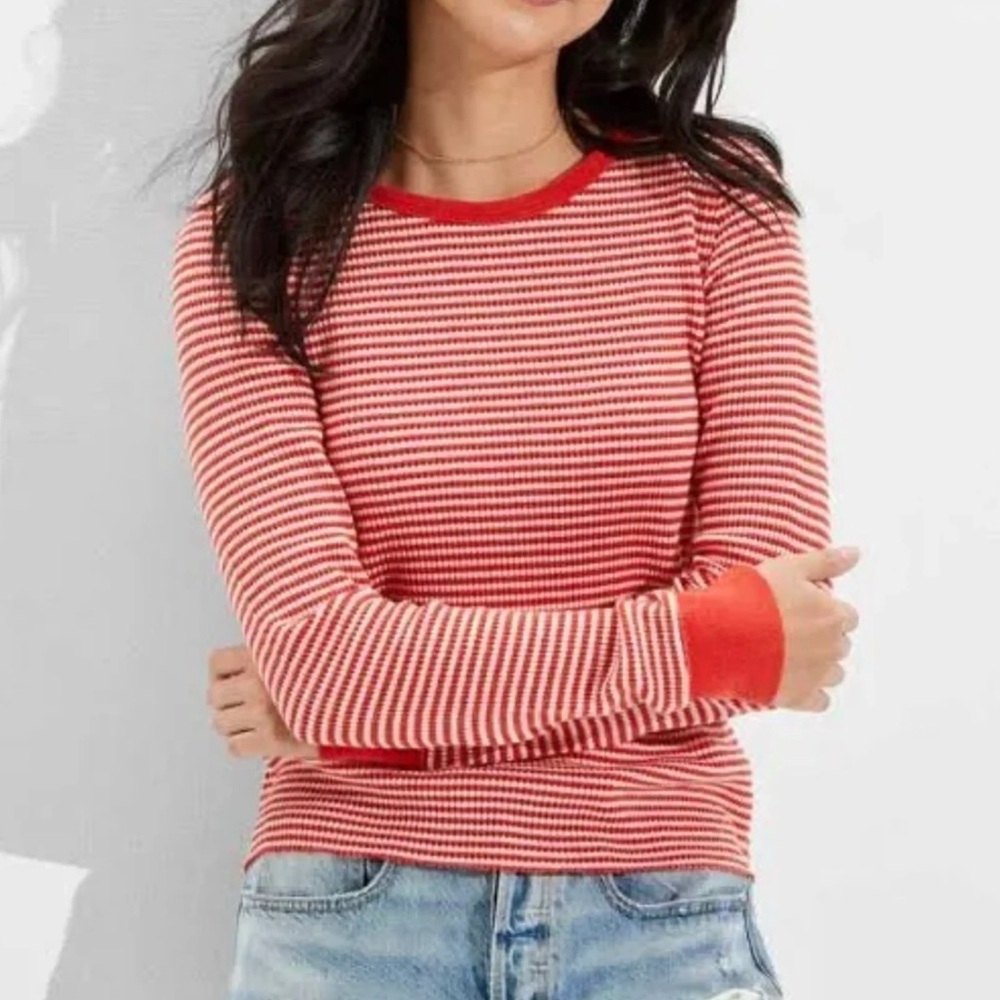 2/15$ 🍒 American Eagle Outfitters Red & White Ribbed Fitted Knit Thermal Tee